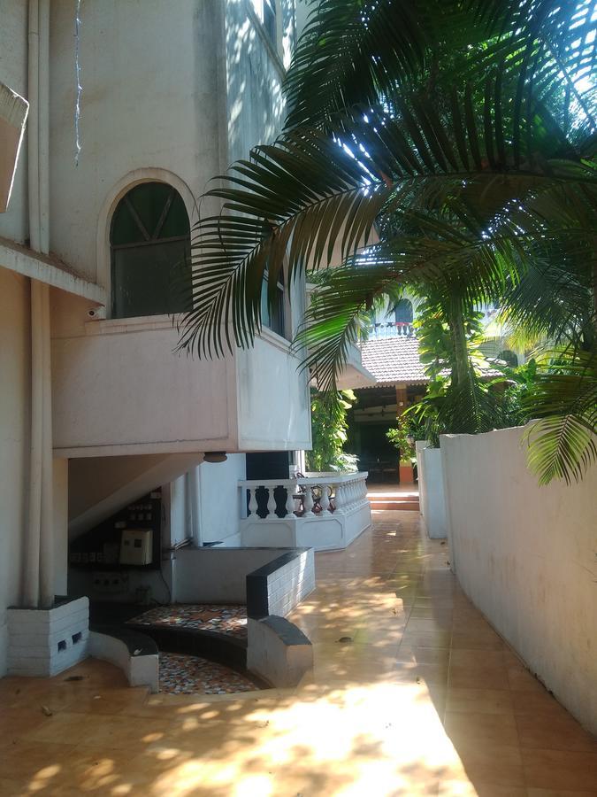 Red Lion Hotel Calangute Exterior photo