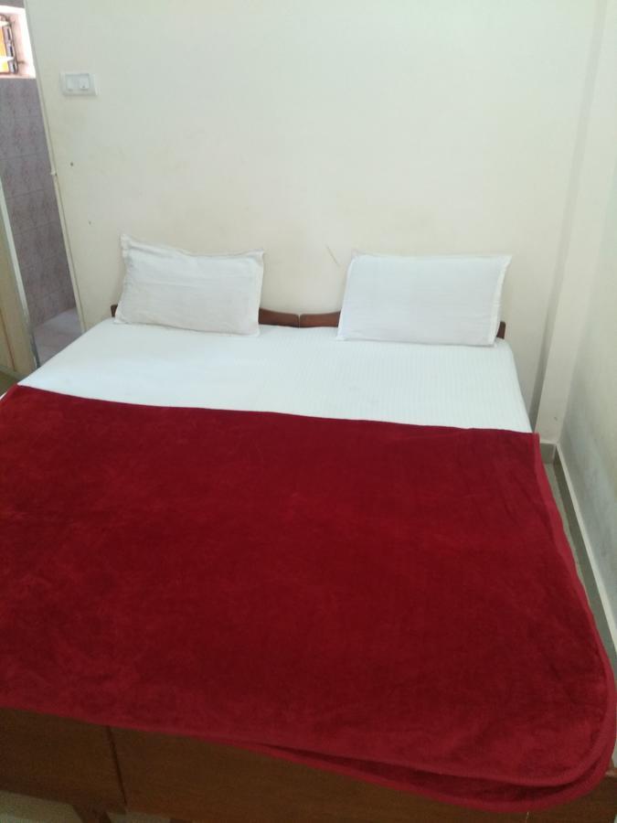 Red Lion Hotel Calangute Exterior photo